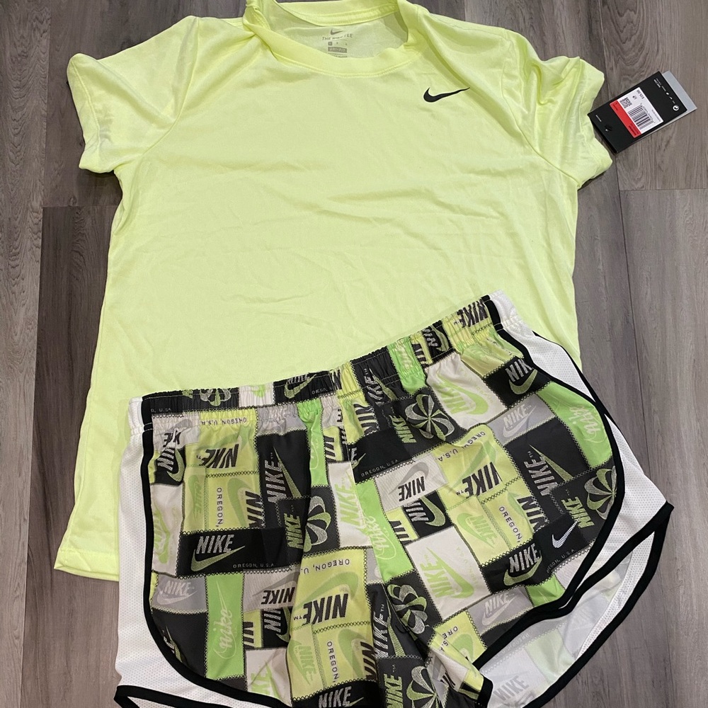Nike women’s set